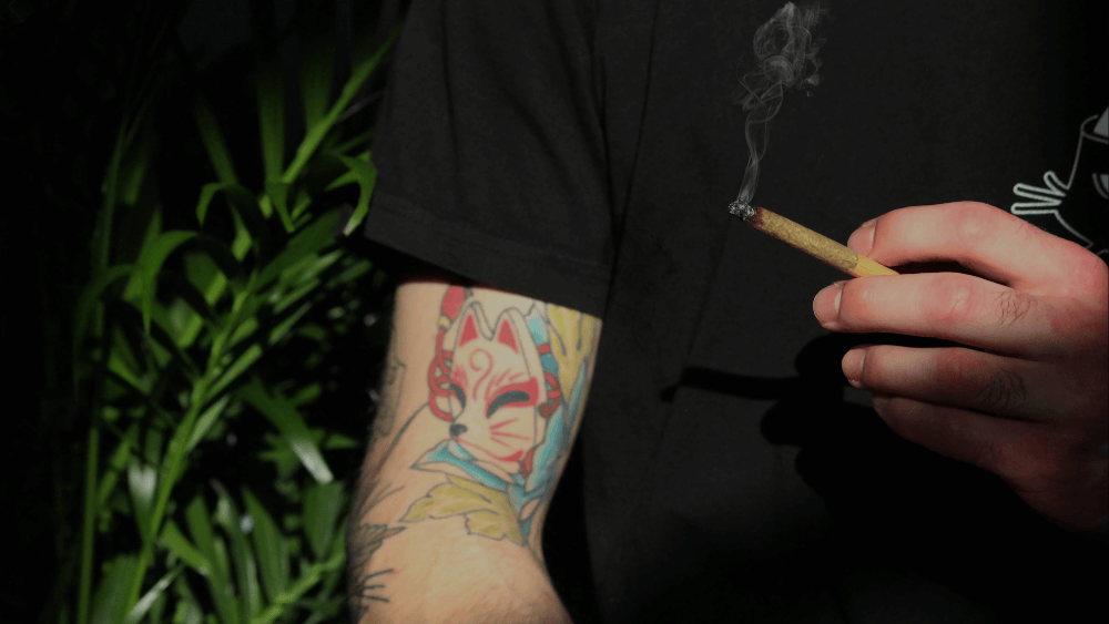 Typisches Kiffer-Verhalten: Woran merkt man, dass jemand Marihuana geraucht hat?